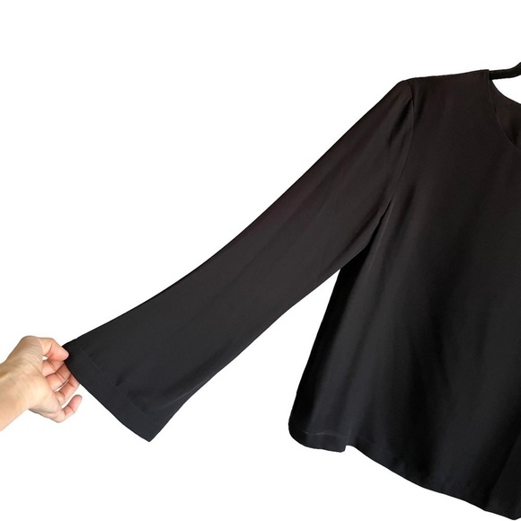 BANANA REPUBLIC Black Crew Neck Long Wide Bell Sleeve Blouse XS - Picture 3 of 5